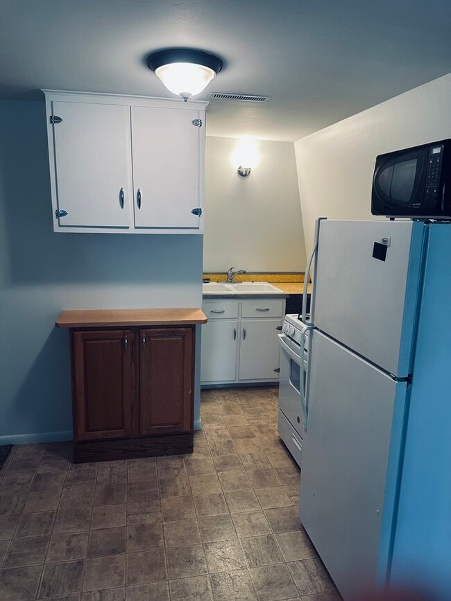 Photo - 330 W Sycamore St