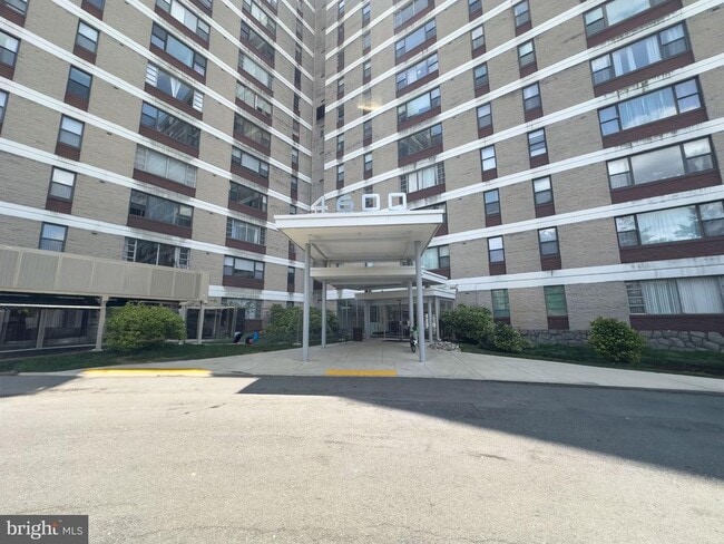 Photo - 4600 Duke St Unit 519
