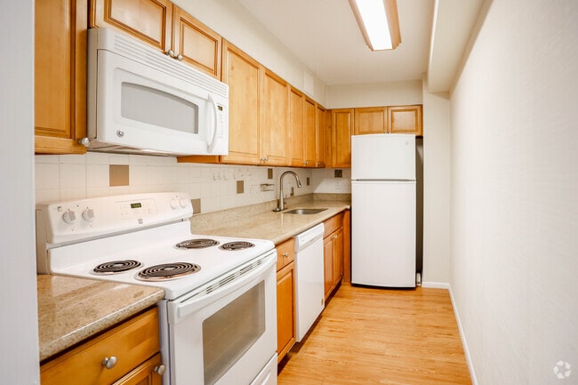 Interior Photo - Maxon Towers Rental