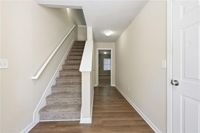 Photo - 2335 Meadow Peak Point