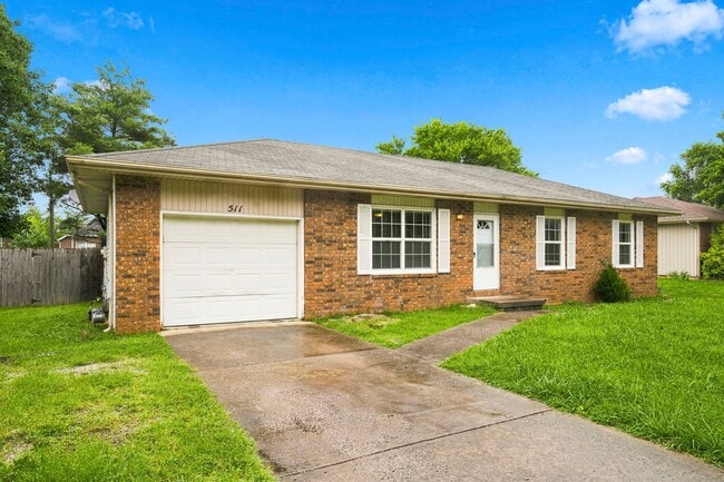 511 E Dyann Dr