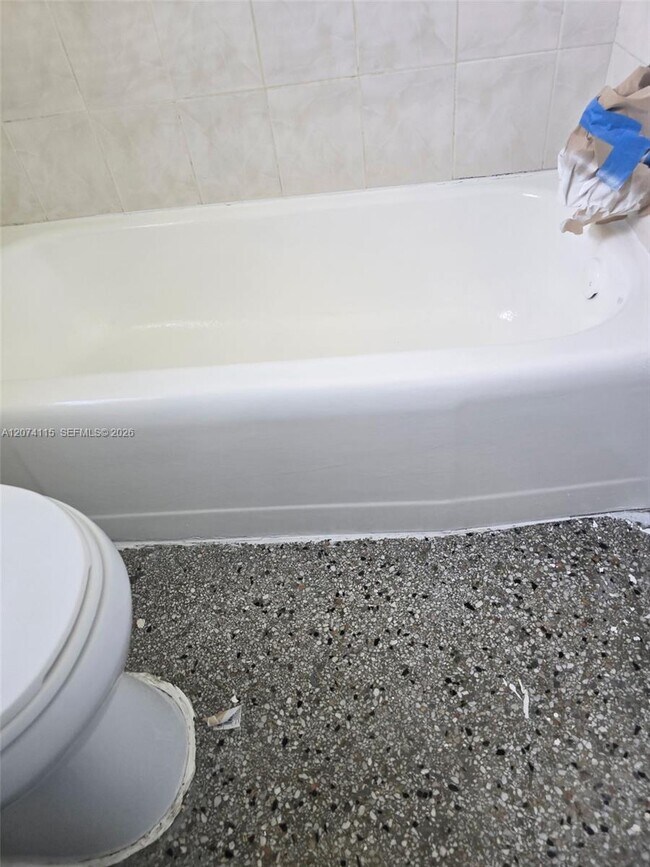Photo - 250 SW 11th Ave Unidad 4