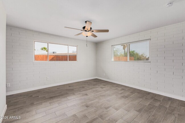 1321 N 48th Pl Unit 1