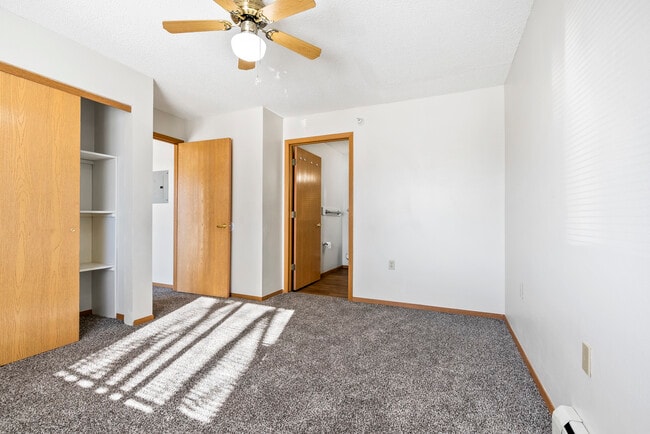 Photo - Rolling Meadows Apartments