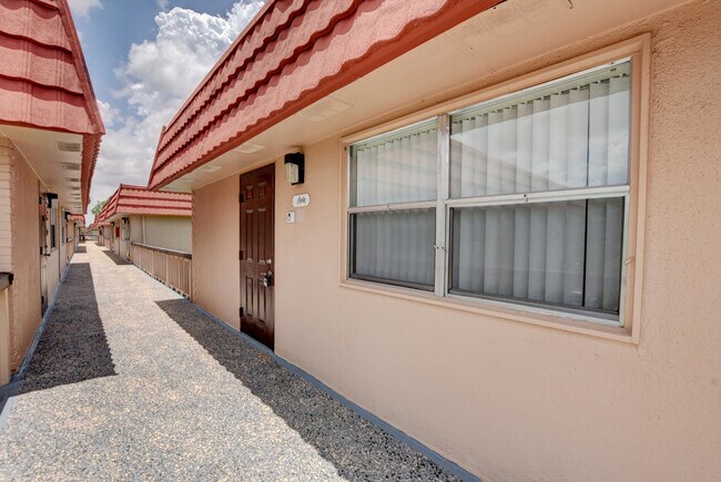 Photo - 193 Tuscany Ln