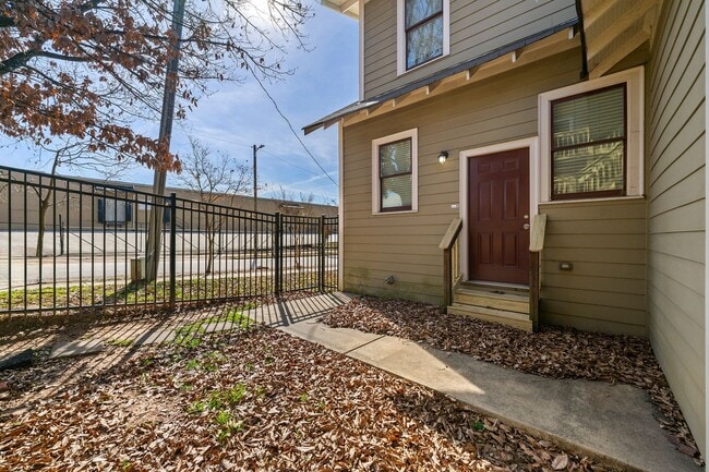 Photo - 94 Lucy St SE Unit B