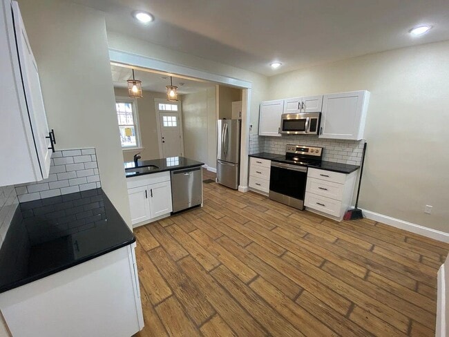 Photo - Stylish 3-Bedroom 2.5 Bath Available in Lancaster City