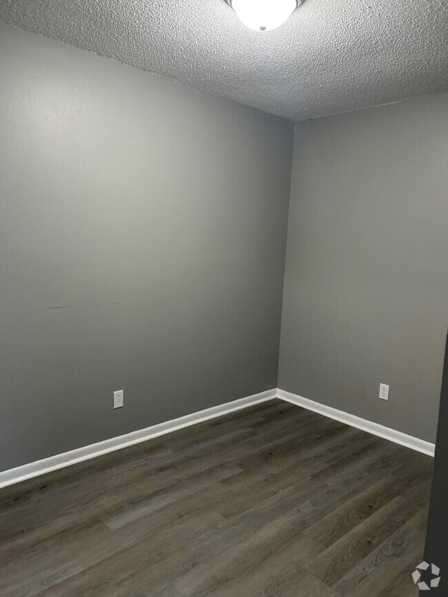 Building Photo - 2010 Emmett Dr Rental