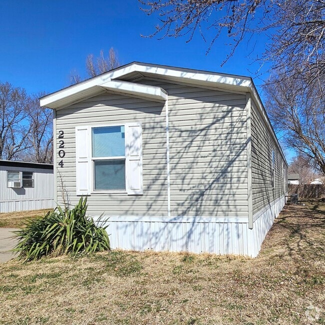 Building Photo - 2204 E Lockwood St Rental