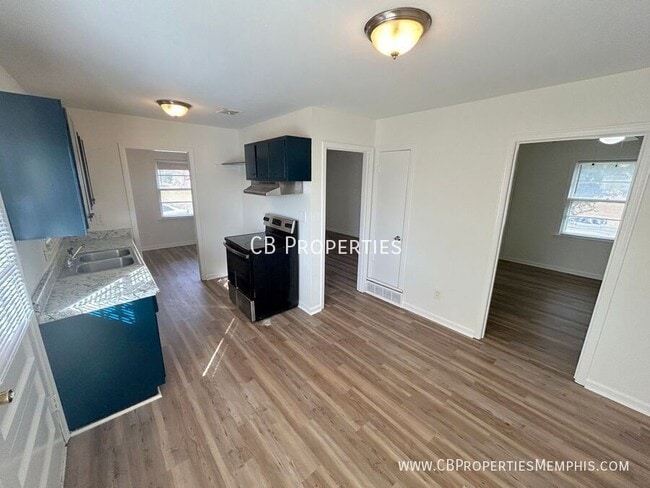 Photo - 5423 Bannock St