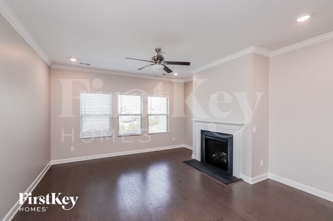 Photo - 3207 Elmwood Dr