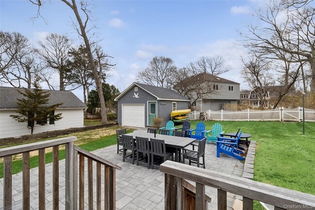 Photo - 1050 Pine Ave