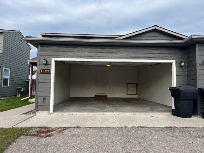 Photo - 1983 Greatview Dr