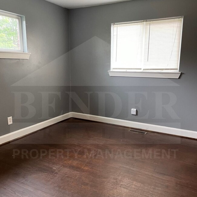 Photo - BRICK RANCH HOME IN THE CITY