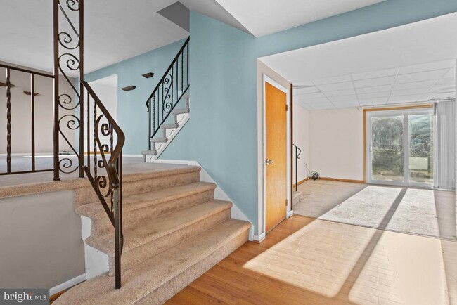 Photo - 18 Cobblestone Ln