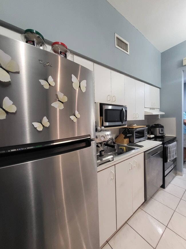 Photo - 7400 W 20th Ave Unidad 213