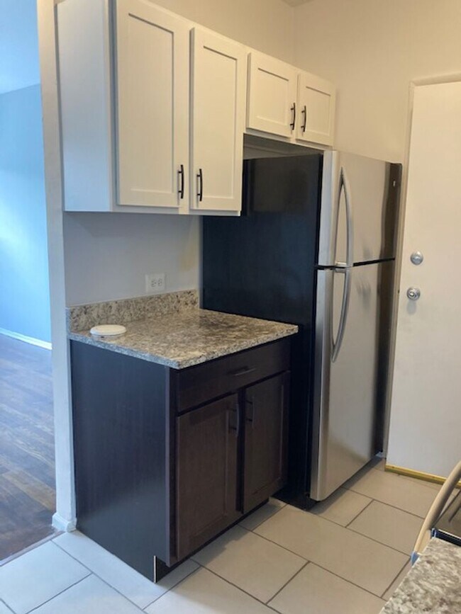 Photo - East Rogers Park One Bedroom *Income Guidelines Apply* Unit 1724-1B