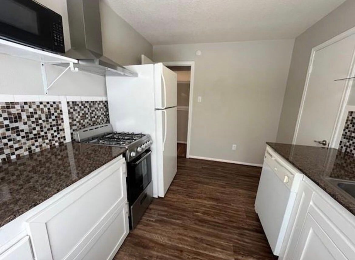 Photo - 7719 Sign St