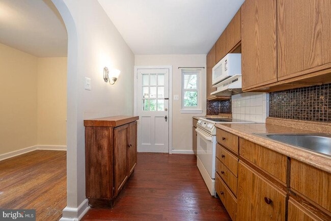 Photo - 418 Weadley Rd