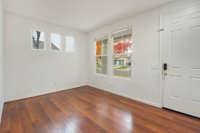 Photo - 5755 Amnest Way