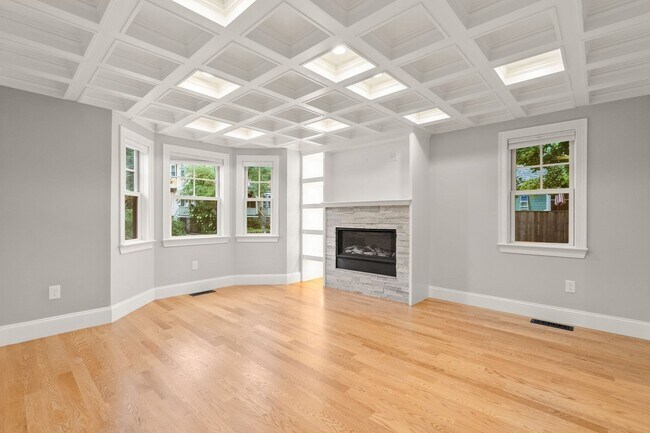 83 Irving St
