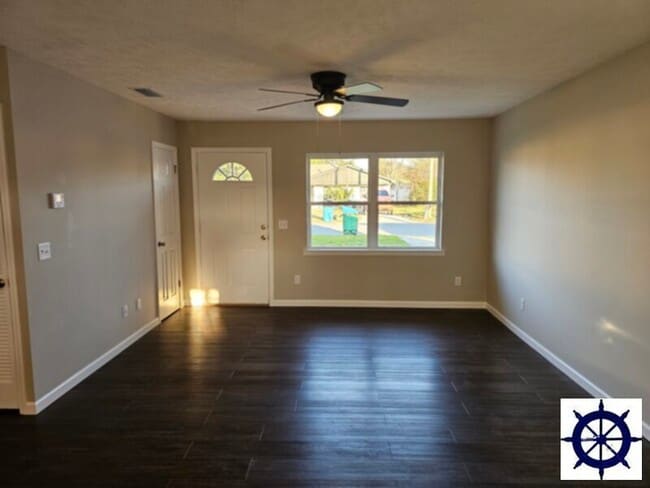 Photo - 923 Green Tree Rd