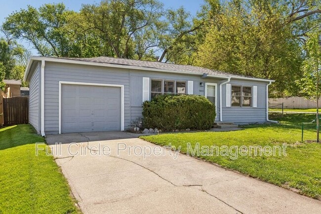 Building Photo - 7013 La Vista Dr