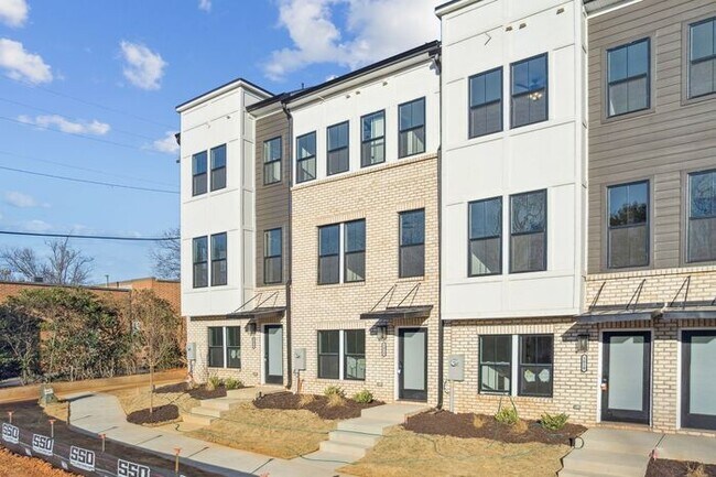 High-End 2BR Townhome | Rooftop Terrace + 2-Car Garage | 24-Unit Commnity