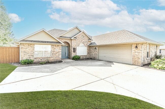 Photo - 213 Shane Dr