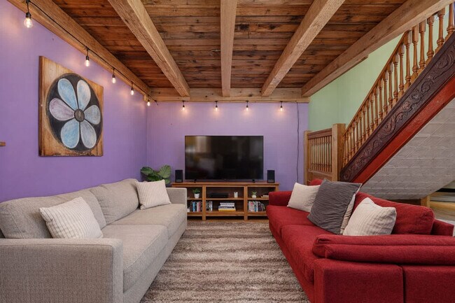 316 Court St Unidad SI ID1241760P