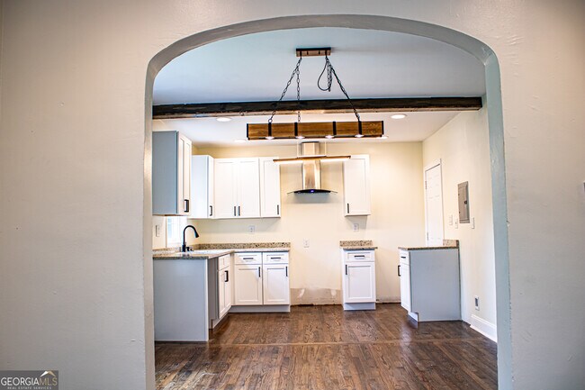 Photo - 773 Fayetteville Rd SE