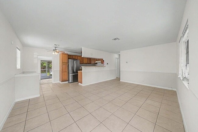 Photo - 301 SE 21st Ave