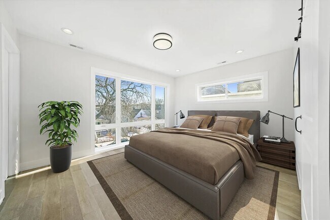 Photo - 4222 N Bernard St Unit 2