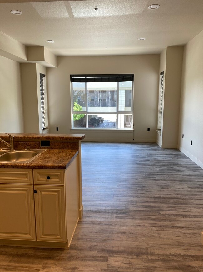 Photo - 1300 Market St Unidad 204