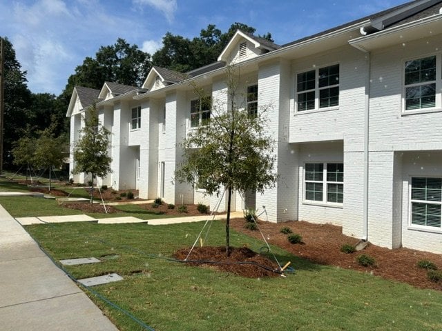 Building Photo - 423 Sanders St
