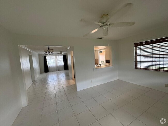 Building Photo - 2397 SW Congress Blvd Rental
