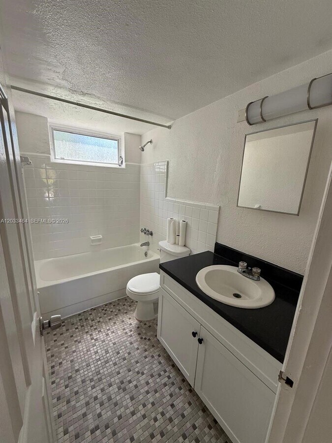 Photo - 16851 NE 18th Ave Unit 106