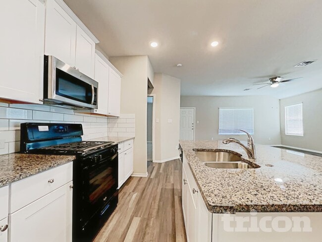 Photo - 4014 Stanley Park