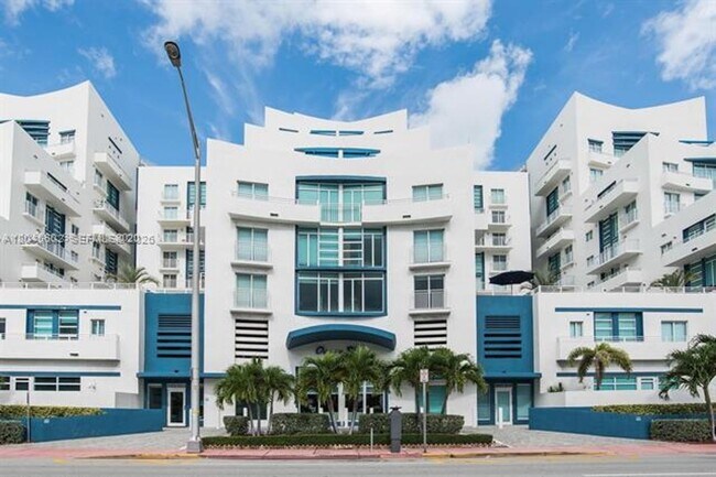 7600 Collins Ave