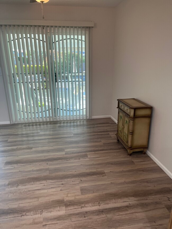 Photo - 10936 W Roundelay Cir