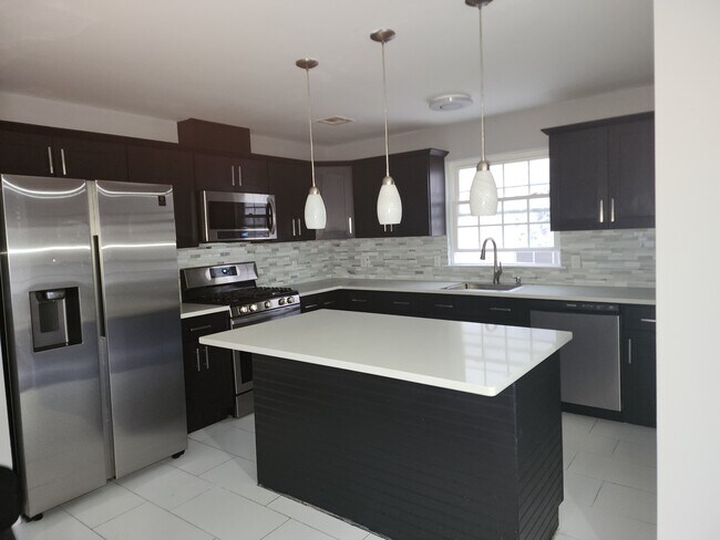 Photo - 102 N 5th St Unit 5 Street - 2nd Floor