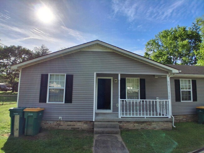 821 Belle Dr