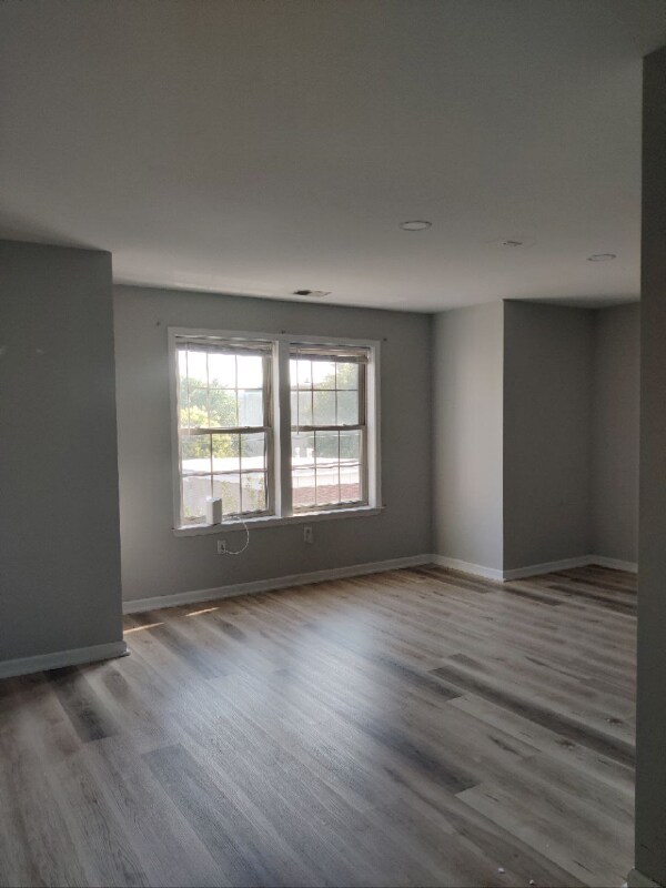 Building Photo - 1621 W Oxford St Rental