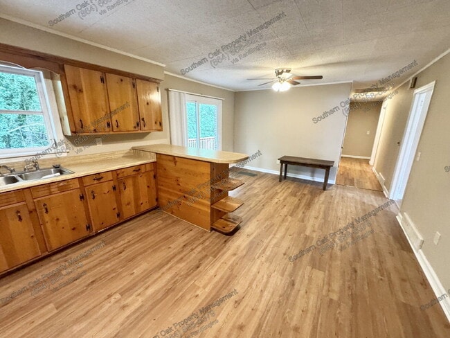 Photo - 1202 Garden Cir