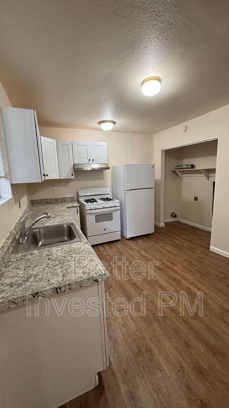 Photo - 24615 Birch St
