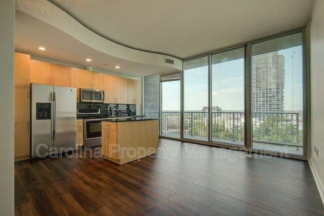 Building Photo - 210 N Church St Unit #1208