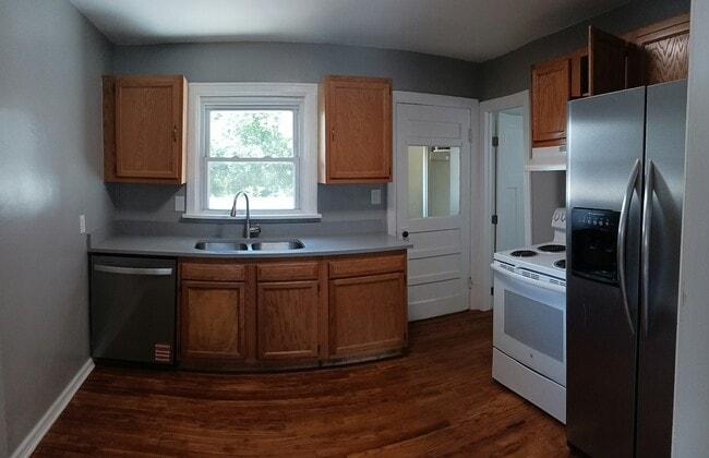 Photo - 3187 S Sherman St