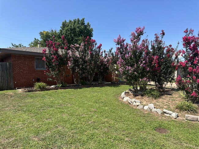 Photo - 2628 Keats Pl