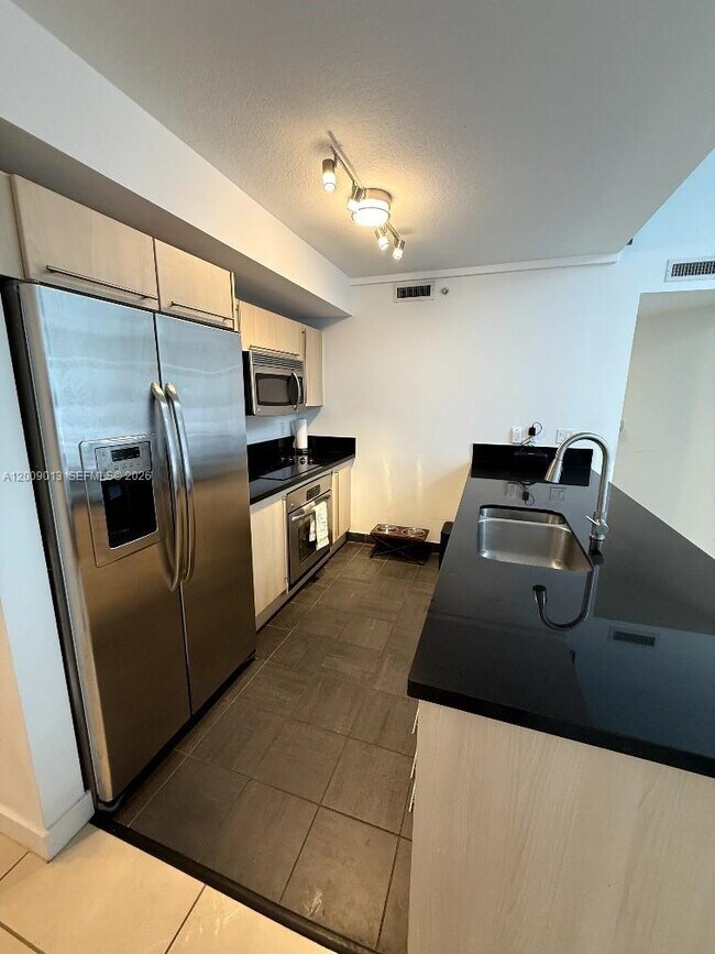 Photo - 1111 SW 1st Ave Unit TH-14