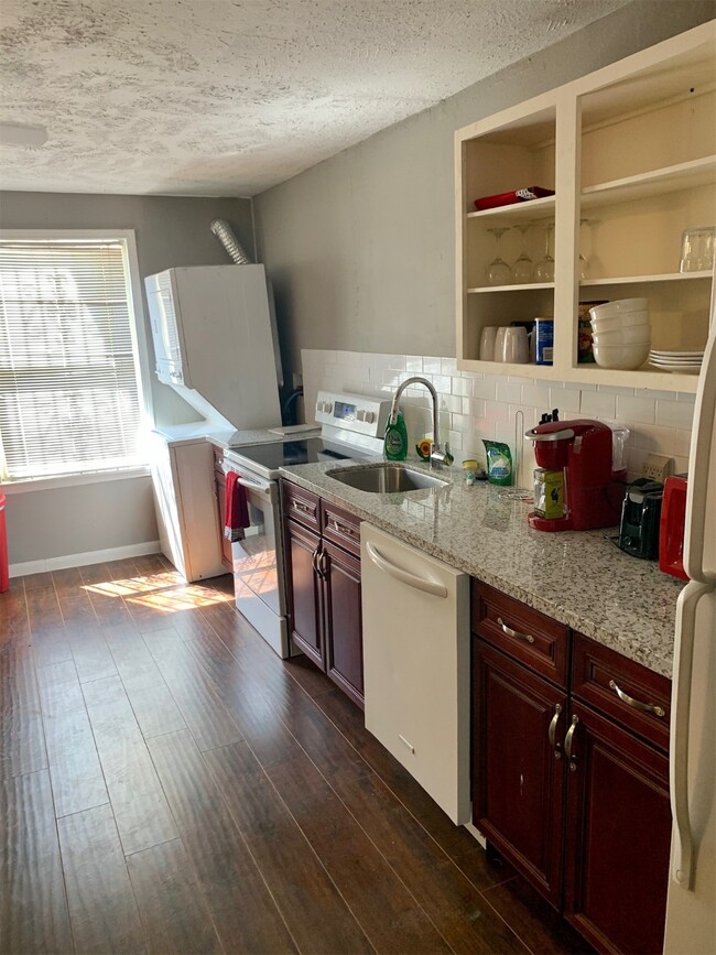 Building Photo - 2311 Chelsea Knoll Ln Unit B